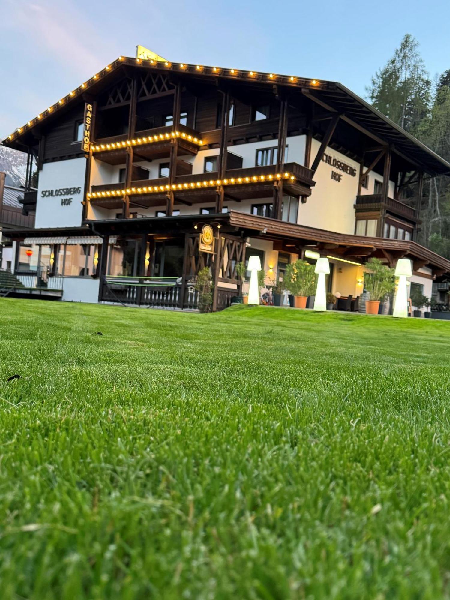 Gasthof Schlossberghof Lienz Exterior foto