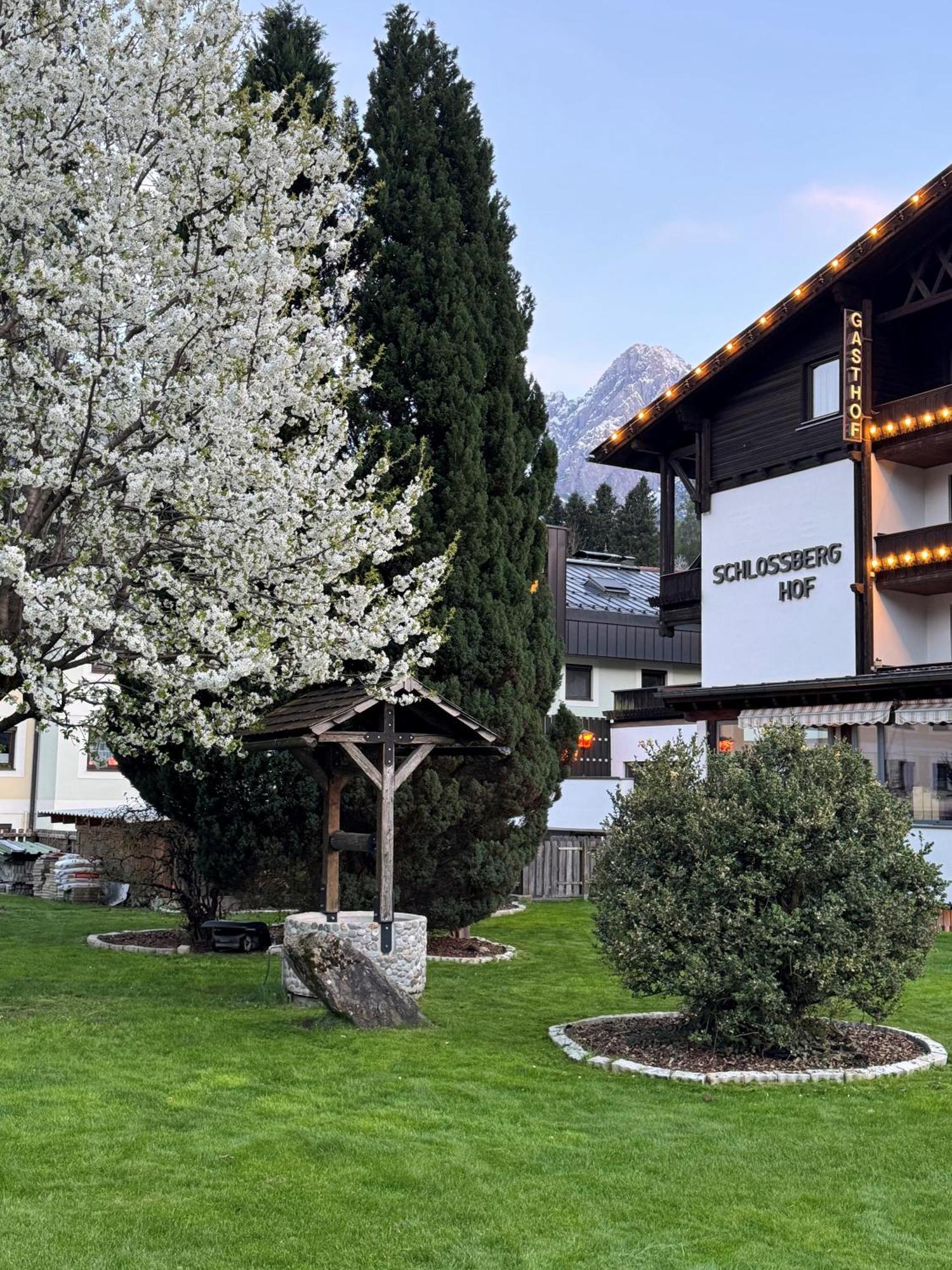 Gasthof Schlossberghof Lienz Exterior foto